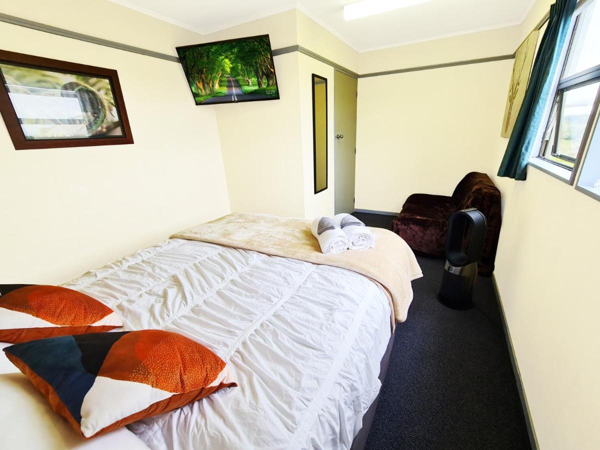 Rarakau Lodge Tuatapere Екстериор снимка