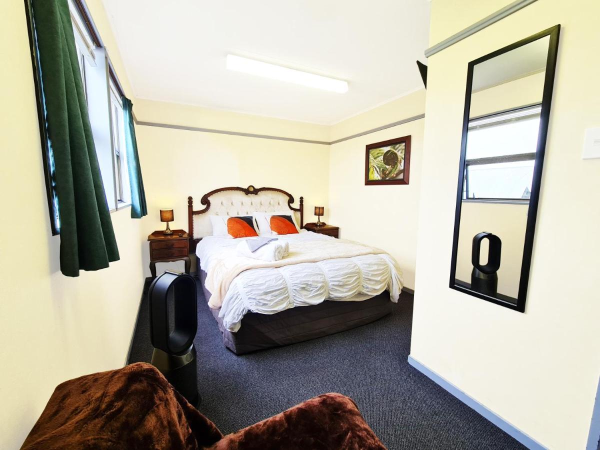Rarakau Lodge Tuatapere Екстериор снимка